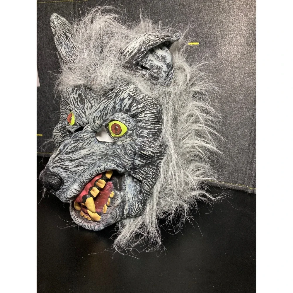N/A gray werewolf
